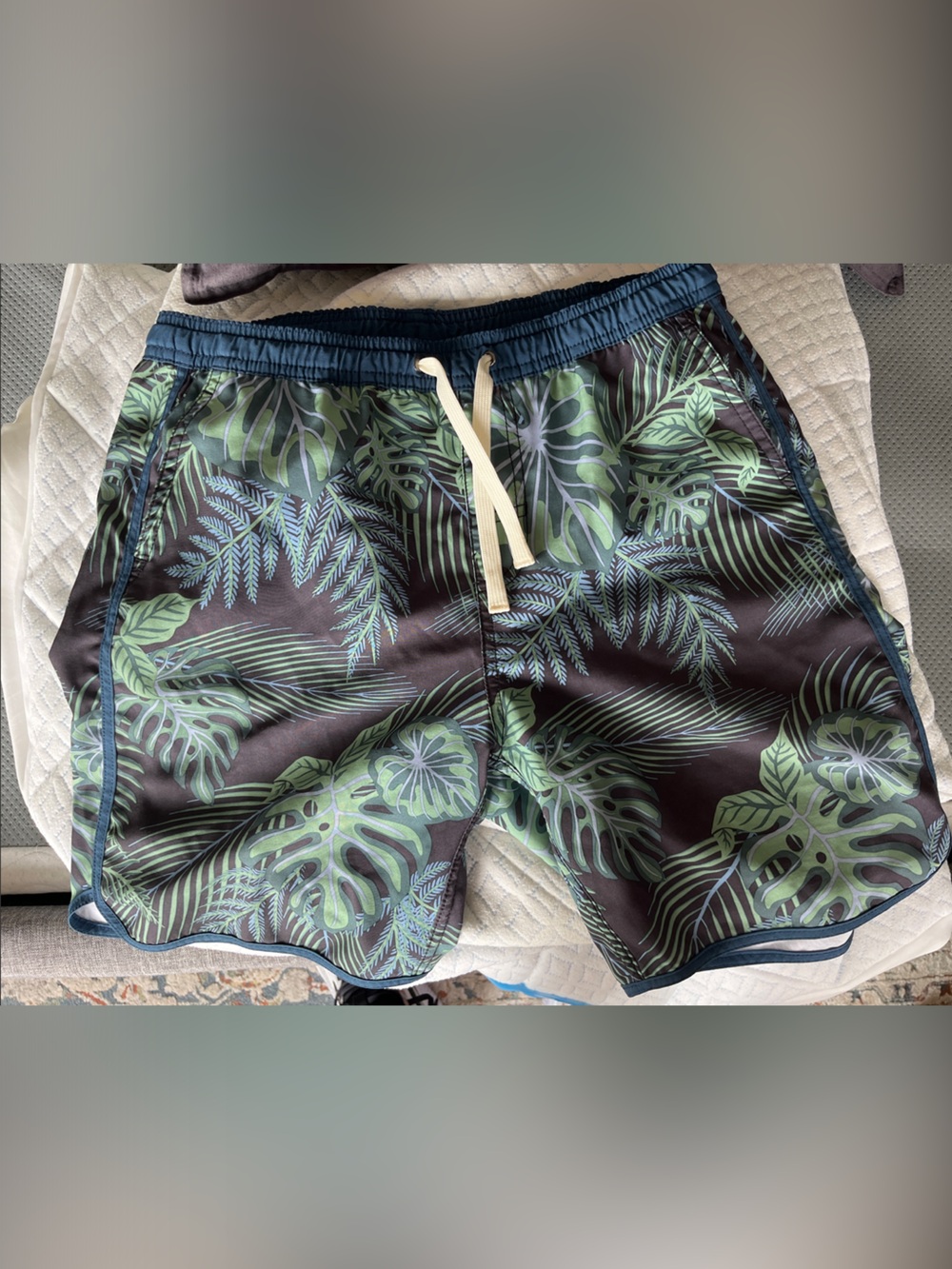 Fair Harbor Boys Tropical Leaf Lined Swim Trunks — Green on Dark Black- size XL